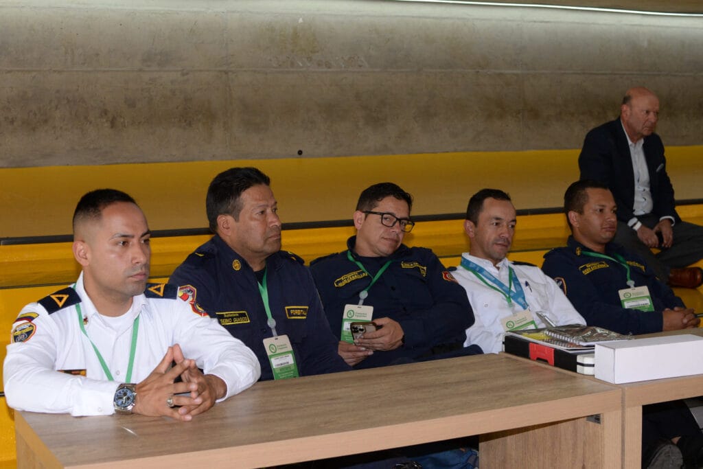 Conversatorio El Rol de la Mujer en la Protección Contra Incendios fire experiences anraci 2024