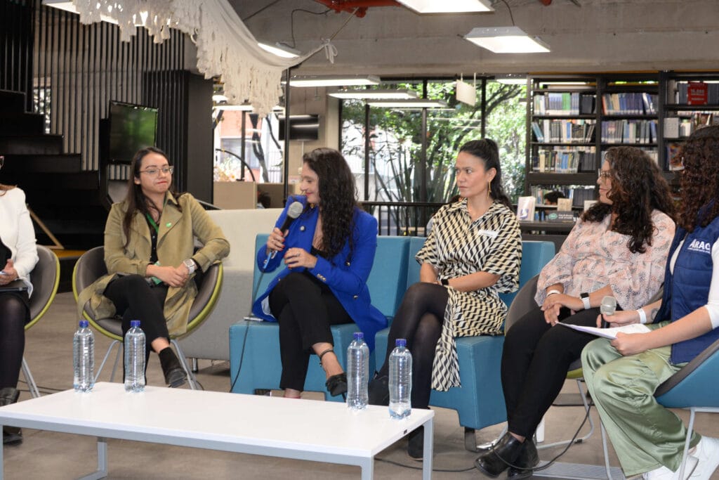 Conversatorio El Rol de la Mujer en la Protección Contra Incendios fire experiences anraci 2024