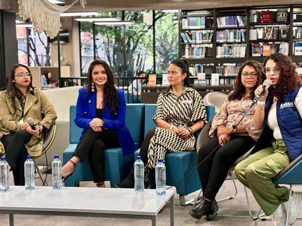 Conversatorio El Rol de la Mujer en la Protección Contra Incendios fire experiences anraci 2024