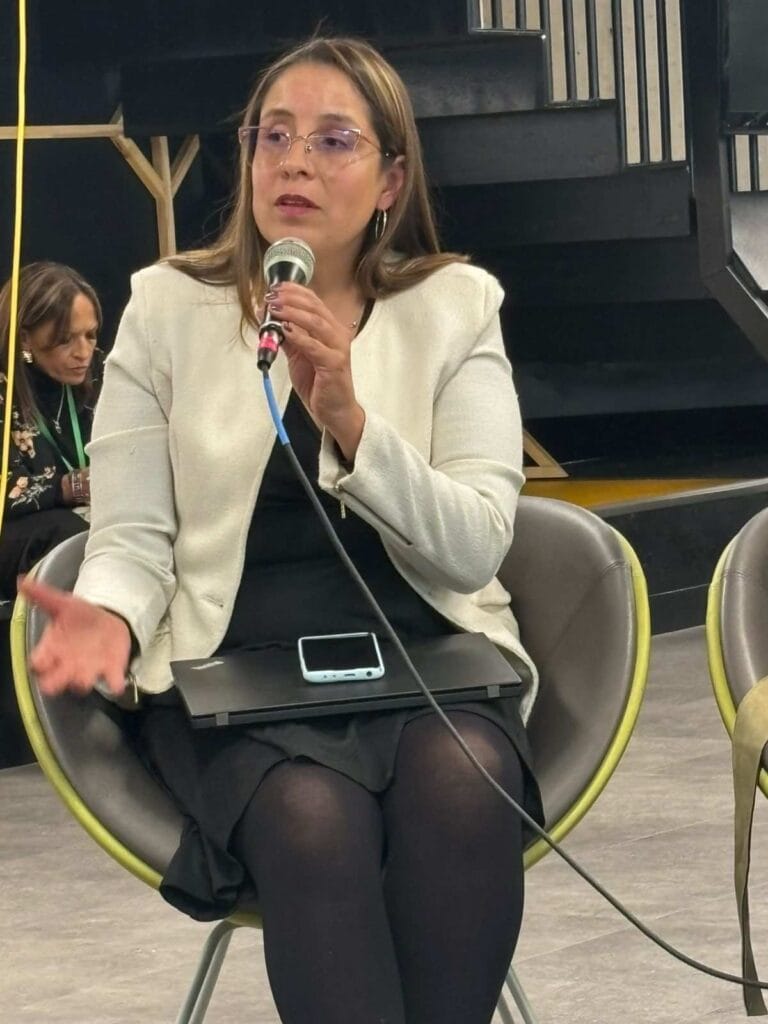 Conversatorio El Rol de la Mujer en la Protección Contra Incendios fire experiences anraci 2024